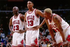 再见欧文！独行侠、火箭、尼克斯酝酿三方交易，1米93后卫空降休斯顿